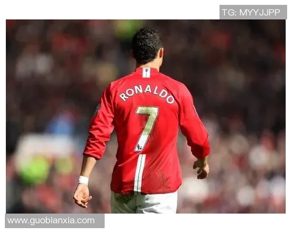 足球明星背影图集锦展现不同风格与魅力的瞬间回顾 足球明星背影图集锦展现不同风格与魅力的瞬间回顾